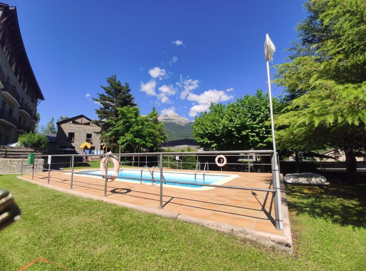 Apartamento Montes De Villanúa Zewnętrze zdjęcie